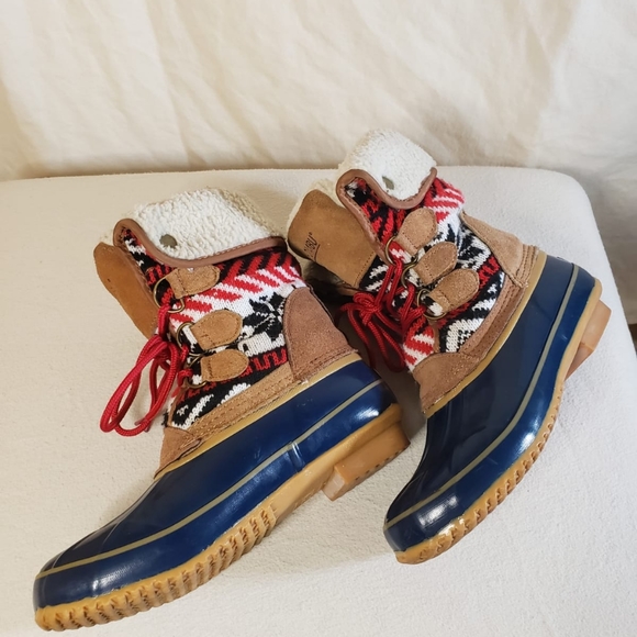 Shoes - Khombu Women's Jenna Leather Size 6